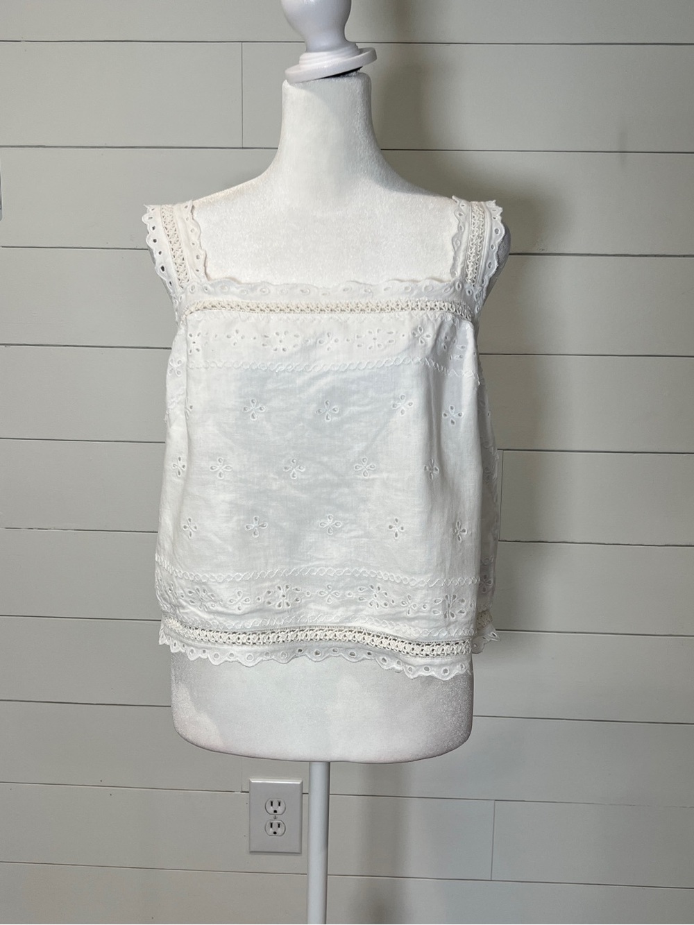 Abercrombie & Fitch White Eyelet Lace Square-Neck Tank Top